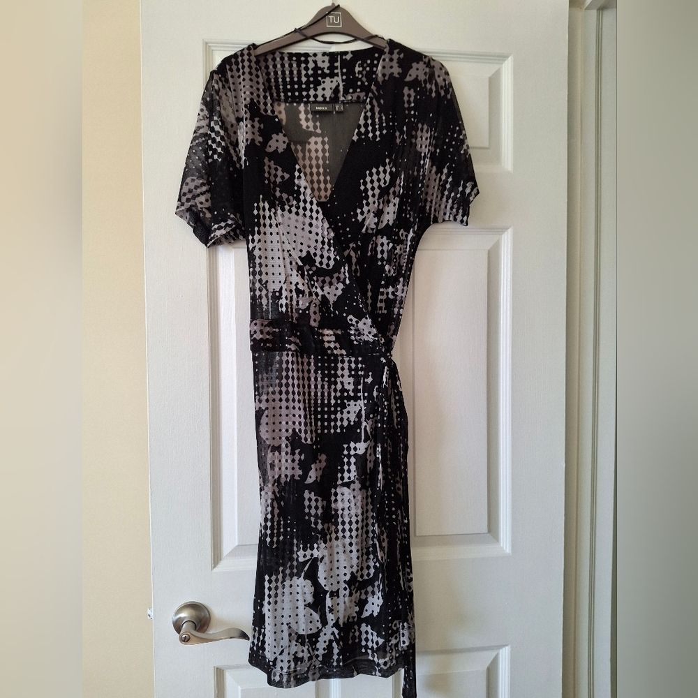 Chic Black and Gray Patterned Dress
